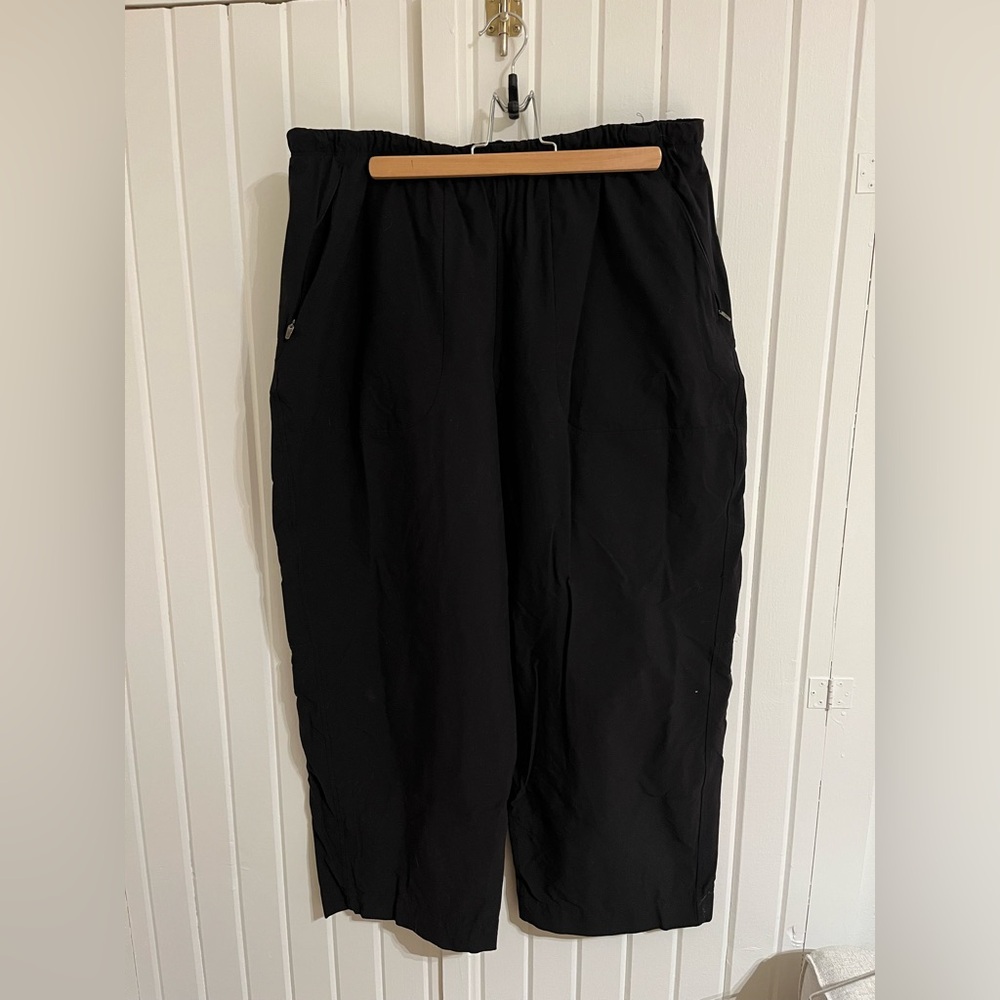 Lululemon size 14 women’s wide leg pants
